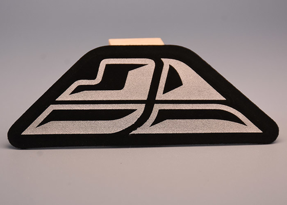 Microfiberは衣服のための反射ロゴの熱伝達のラベルを浮彫りにした
