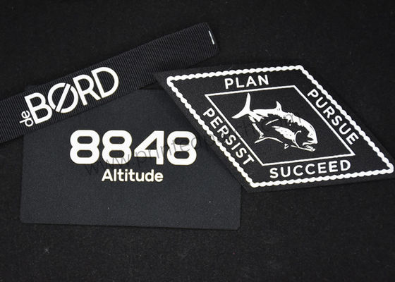 黒い反射TPUのスエード スクリーンはパッチを衣類のためのブランド・ラベルを印刷した