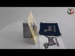 TPU二色エンボスロゴ熱転写ラベルを衣類に選ぶ理由をご覧ください