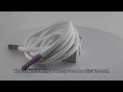 カスタマイズされた弾性ドローストリングコード、再生可能な黒色中空、シルクスクリーンドロップシリコンチップ付き、あなたのために