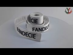 マットブラックのロゴがプリントされた衣服のカスタマイズされたゴムバンドをあなたのために紹介します