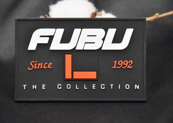 浮彫りにされた3Dポリ塩化ビニール パッチ、衣服および袋の注文のゴム製 パッチ