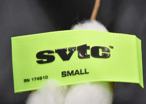 印刷される注文のブランドのロゴのシリコーンの衣類のラベル洗濯できる3Dで縫いなさい