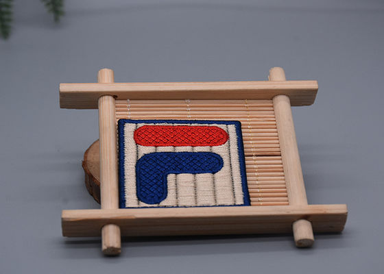 3Dは衣服のための注文の回復可能なヤーンの刺繍パッチを言った