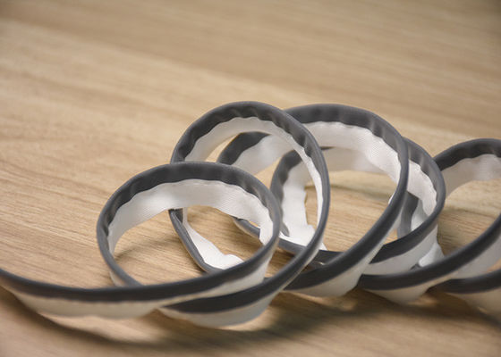 衣装 に 縫う 定番 の 反射 管 テープ