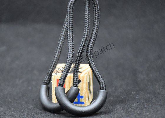 UはTPUのシリコーンのジッパーの引き手ポリ塩化ビニールYKKのジッパーの引き手を形づける