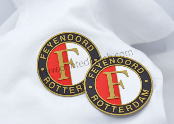 SGSはスポーツ・ウェアのためのシルクスクリーン パッチTPUの衣類のラベルを浮彫りにした